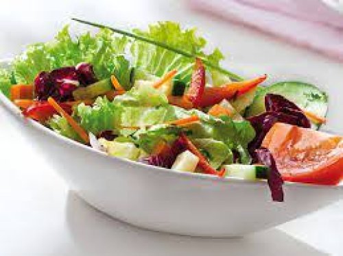 Friss kevert saláta